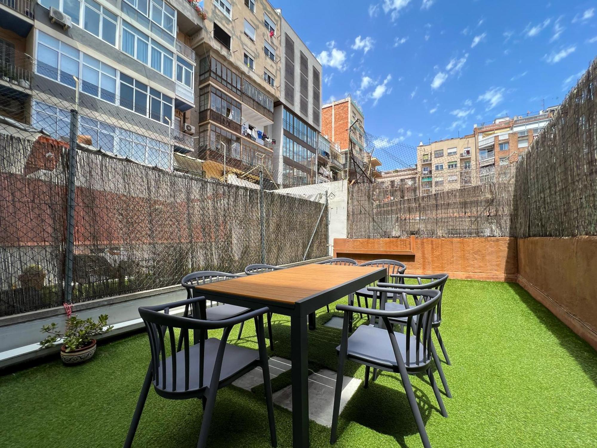Stay U-Nique Apartments Urgell — Photos 2